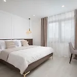 Artis *